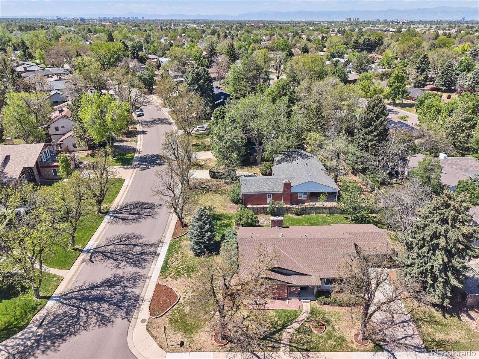 385 Oakland Street Aurora CO 80010