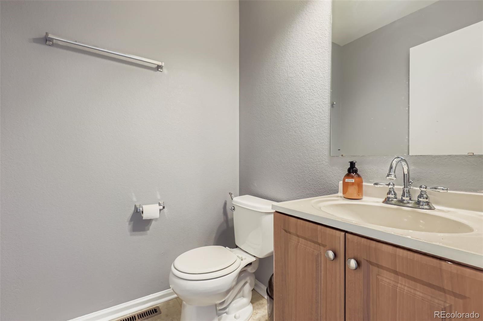 5528 Lewiston Court Denver CO 80239