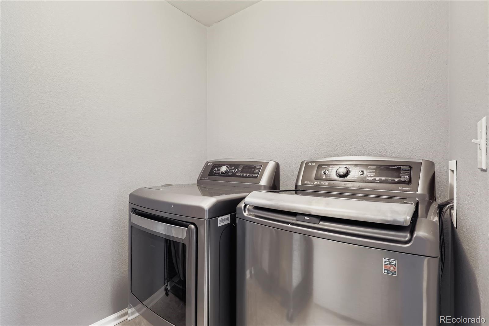 5528 Lewiston Court Denver CO 80239