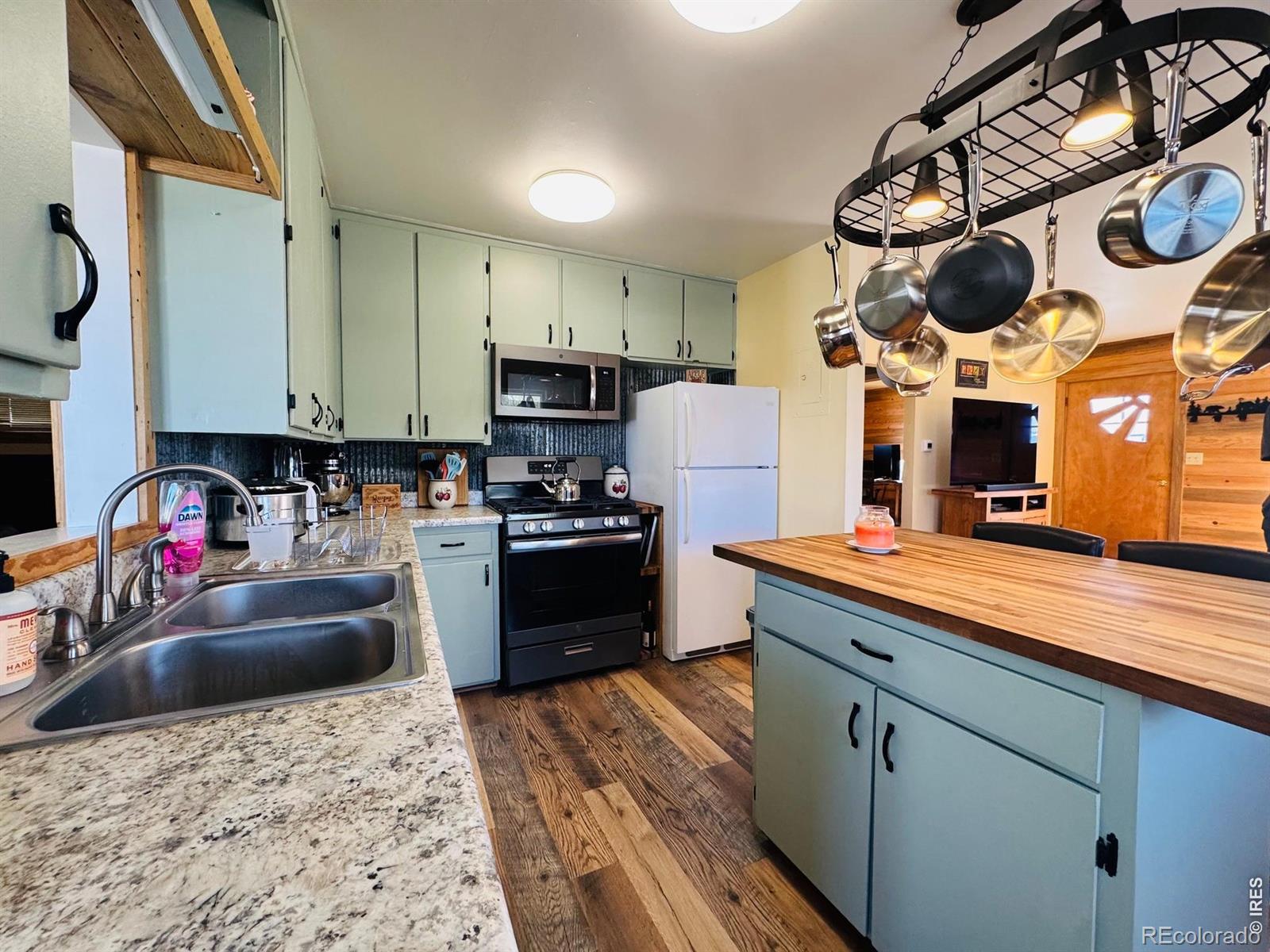 652 Washington Street Walden CO 80480