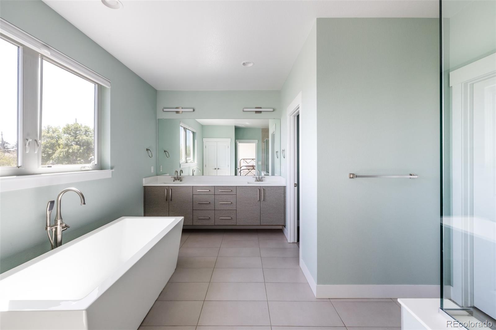 5620 Zuni Court Denver CO 80221
