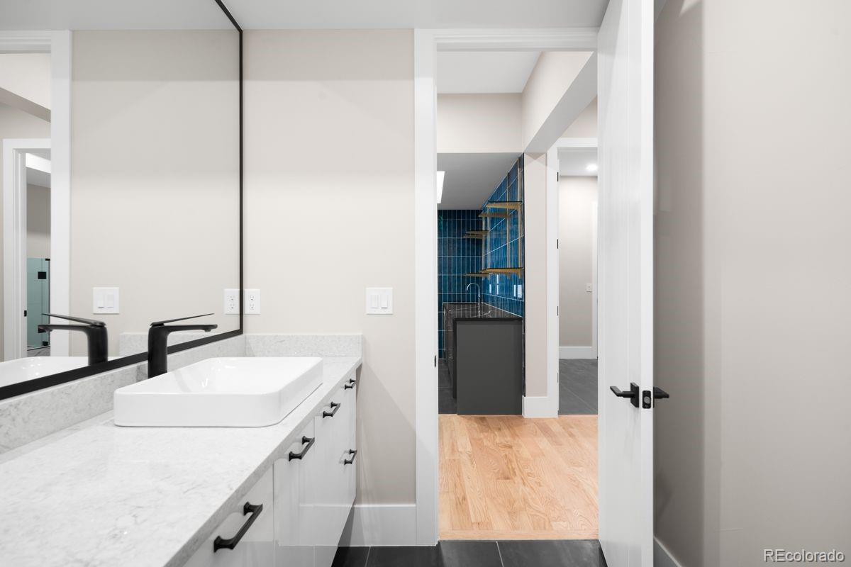 6954 S Espana Way Centennial CO 80016