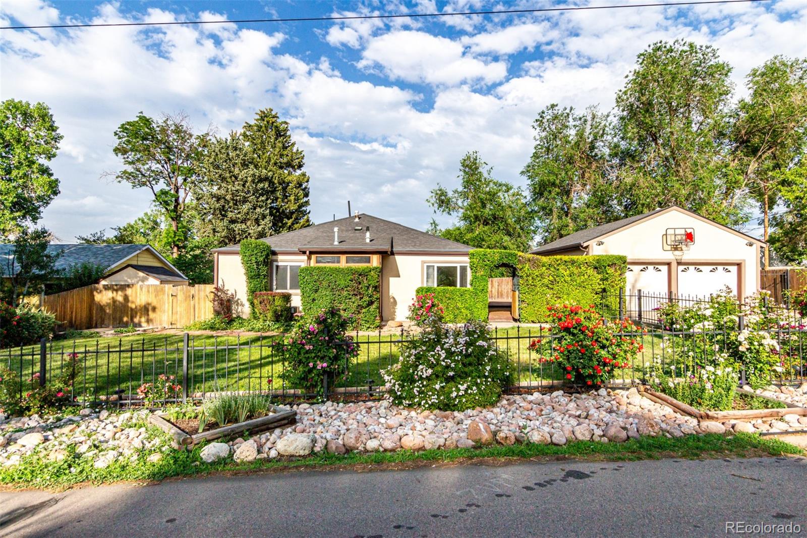 1060 S Eaton Street Lakewood CO 80226