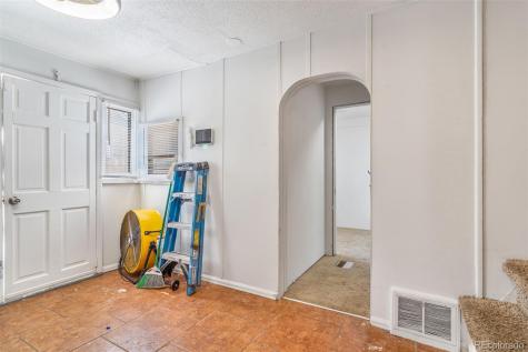 2086 Elmira Street Aurora CO 80010