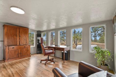 957 Arapahoe Drive Florissant CO 80816