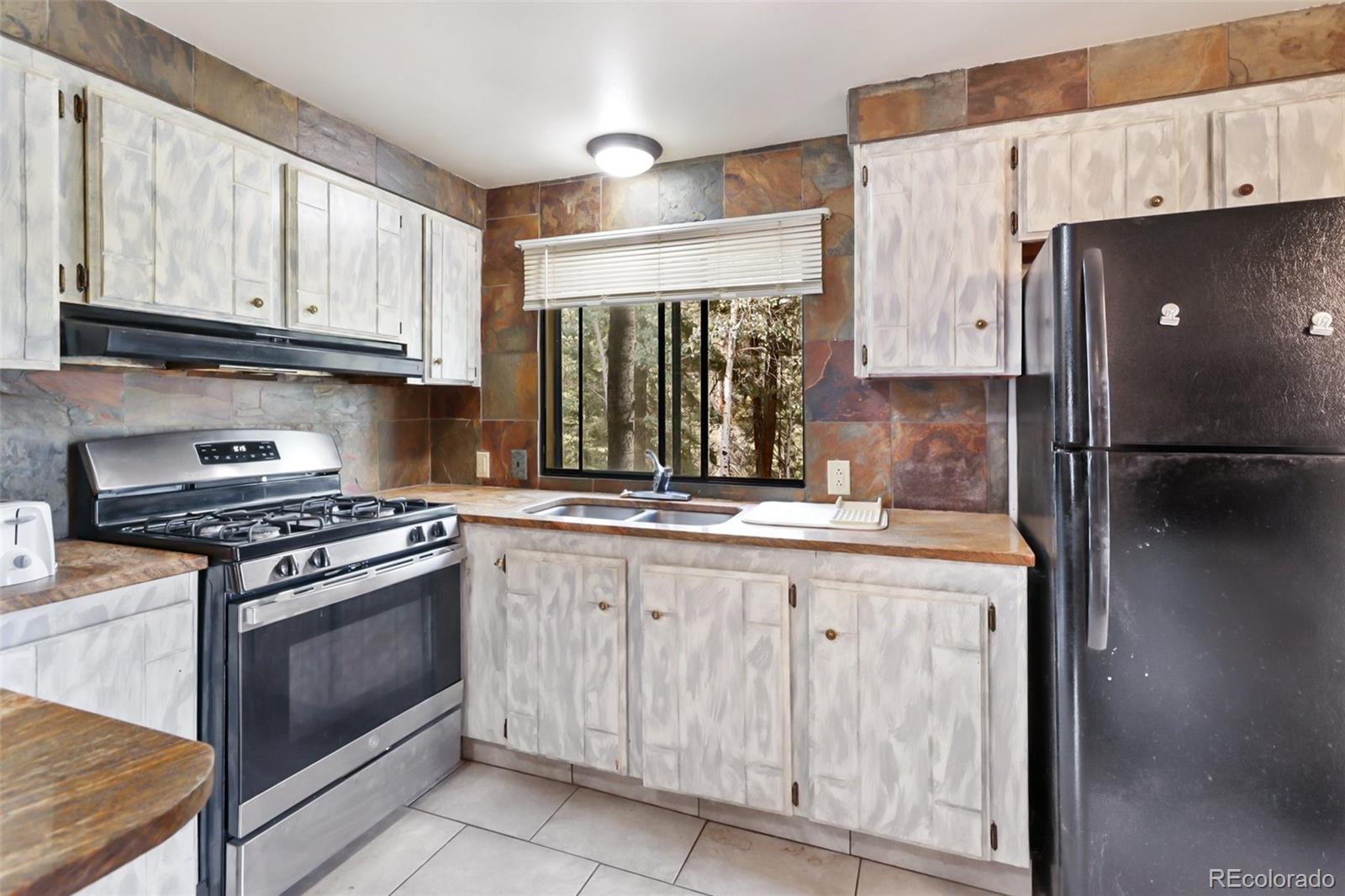 410 Rangeview Road Divide CO 80814