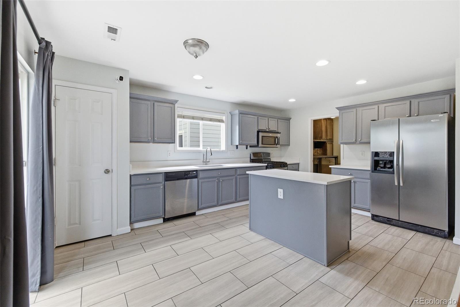 10598 Forester Place Longmont CO 80504