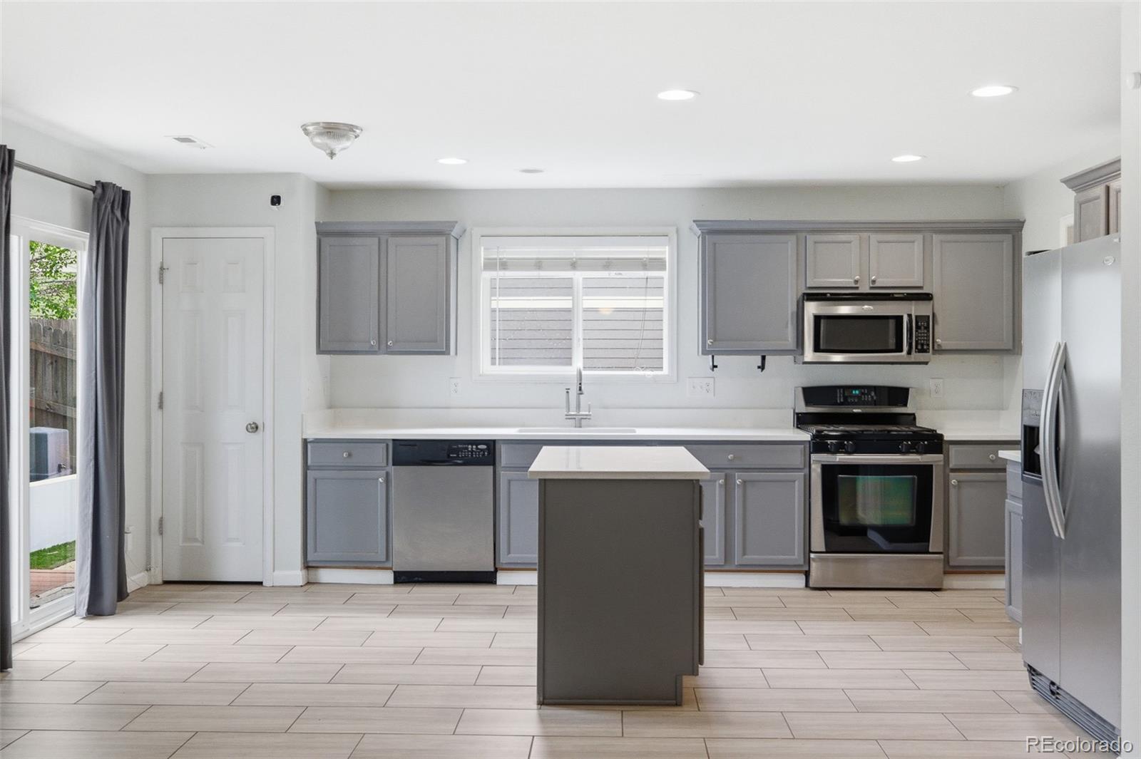 10598 Forester Place Longmont CO 80504