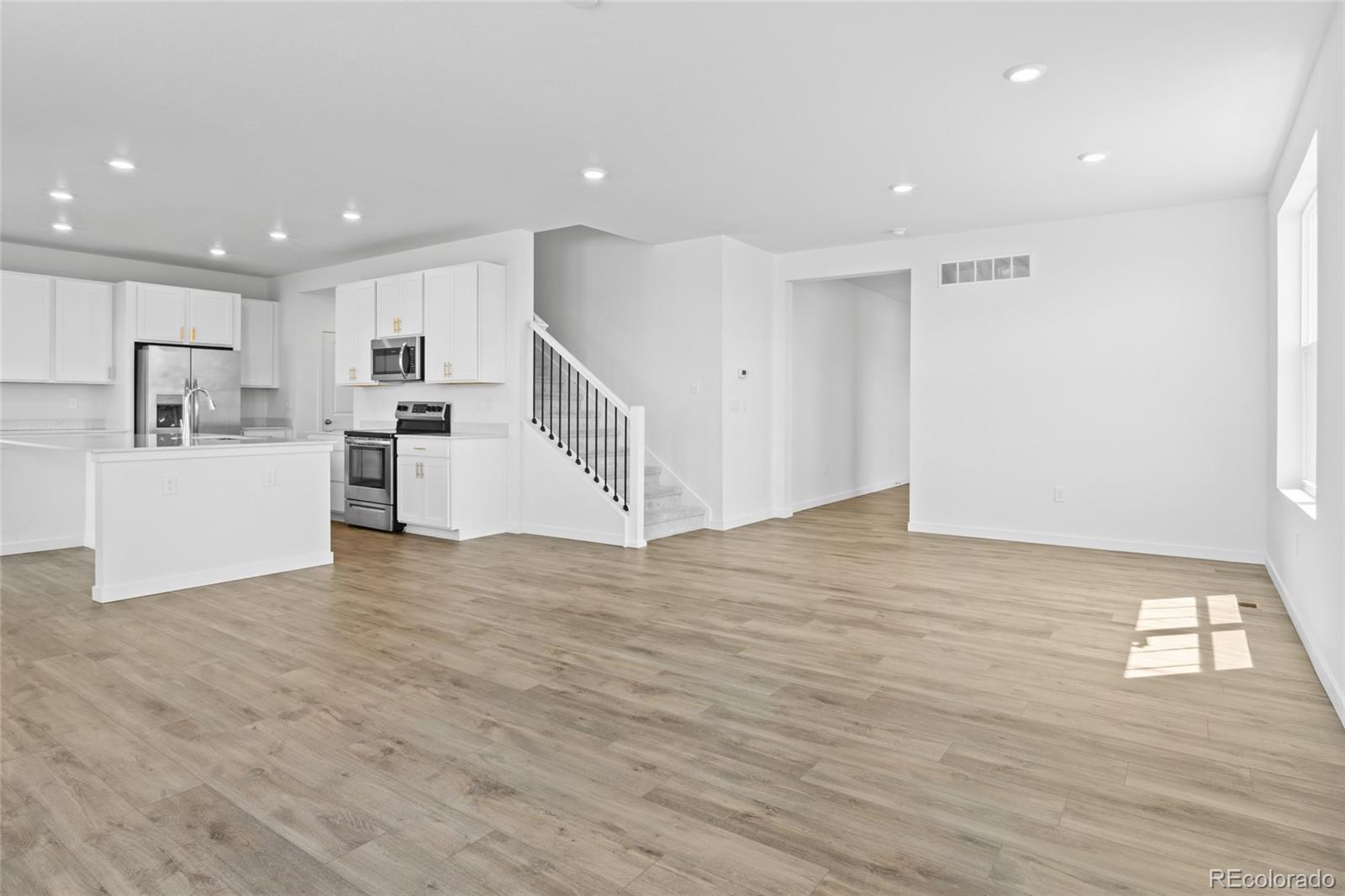 10231 Tucson Street Commerce City CO 80022
