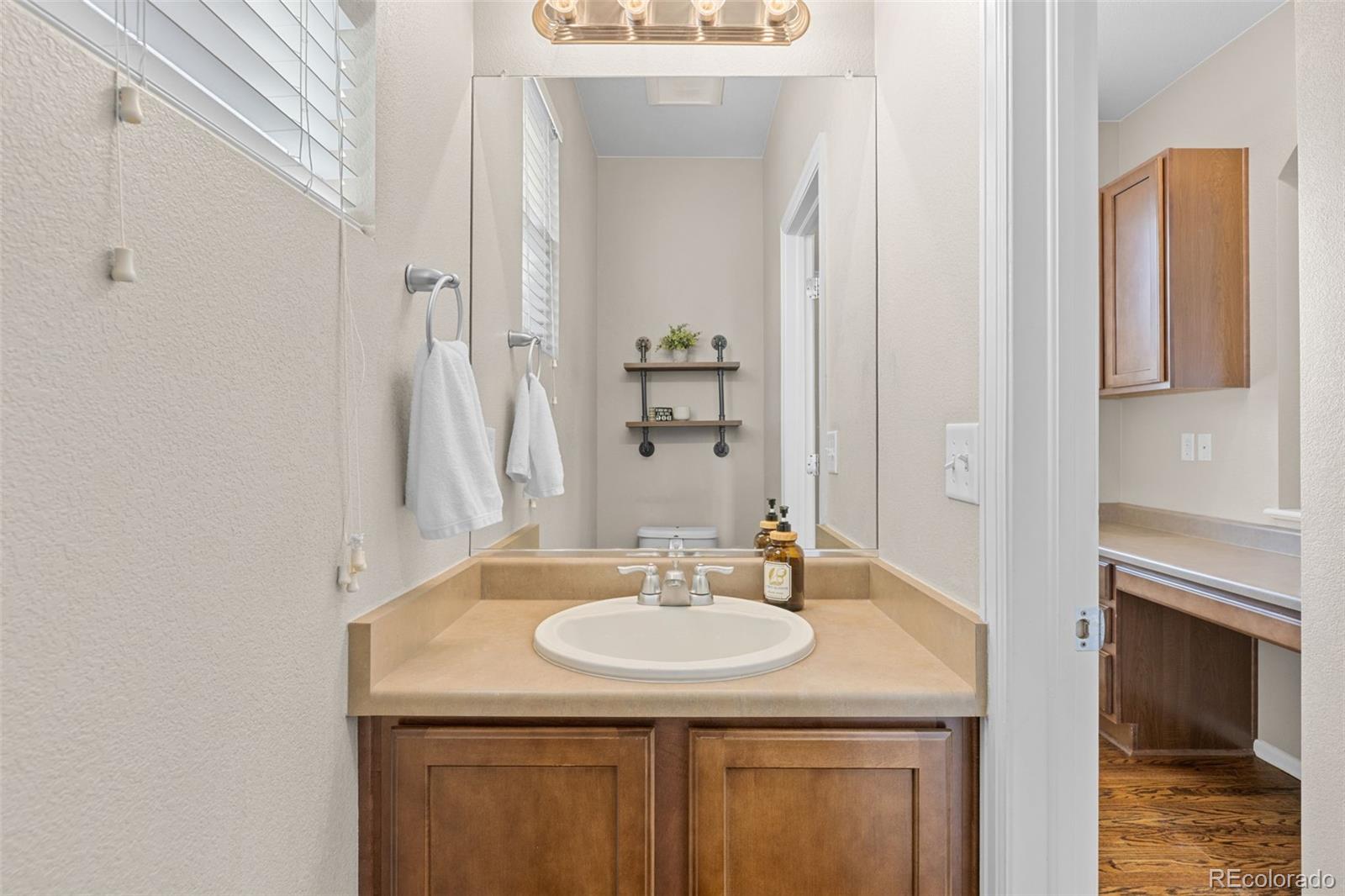 163 N Jamestown Way Aurora CO 80018