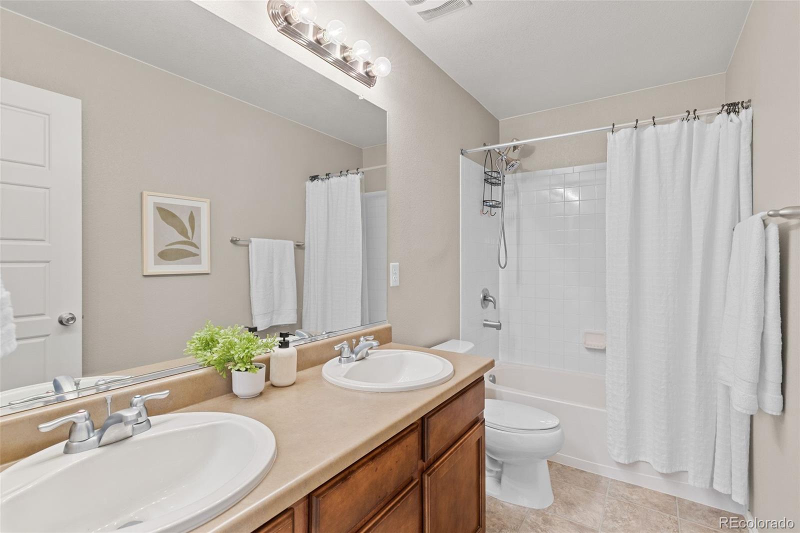 163 N Jamestown Way Aurora CO 80018
