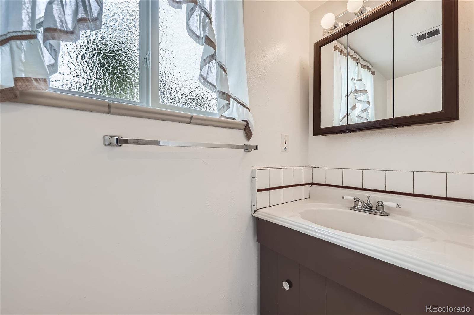 1497 S Oakland Street Aurora CO 80012