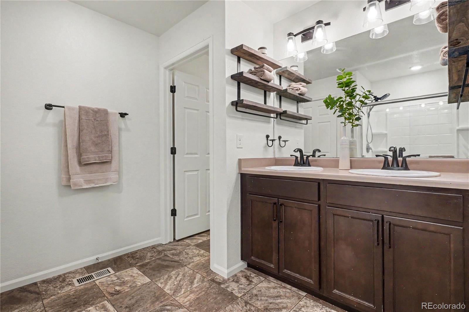 4452 S Ukraine Court Aurora CO 80015