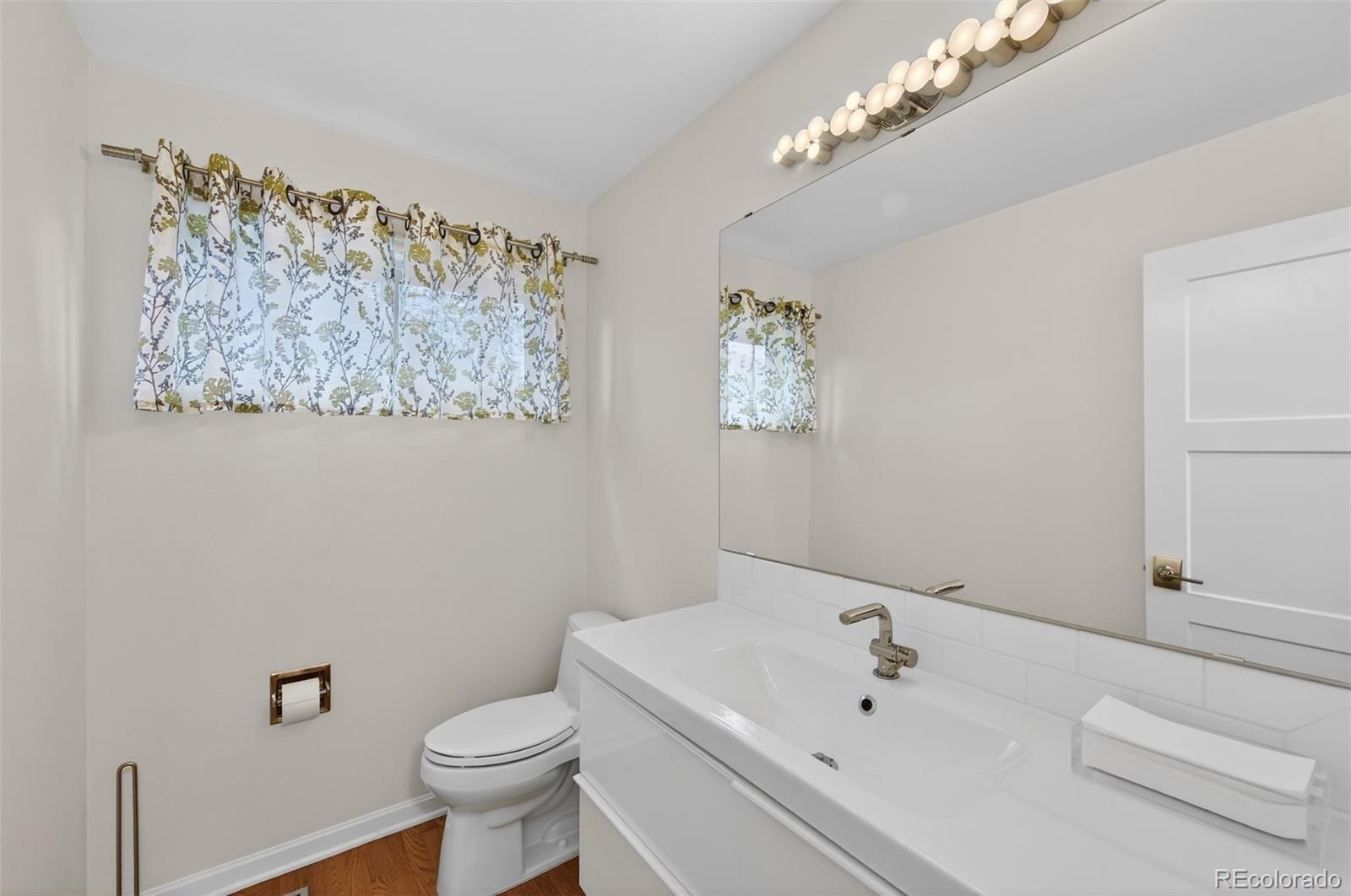 20 Foothill Ash Littleton CO 80127