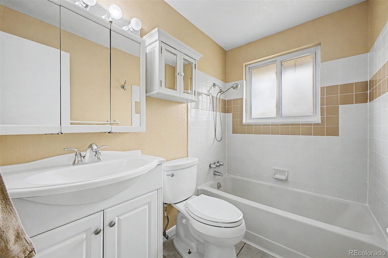 5205 W 86th Avenue Arvada CO 80003