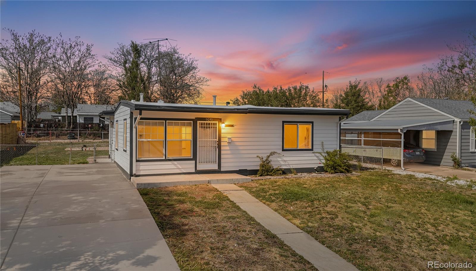 1631 W Hoye Place Denver CO 80223