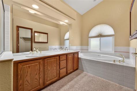 9823 Pebble Beach Lane Lone Tree CO 80124