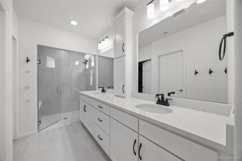 5037 N Quemoy Street Aurora CO 80019