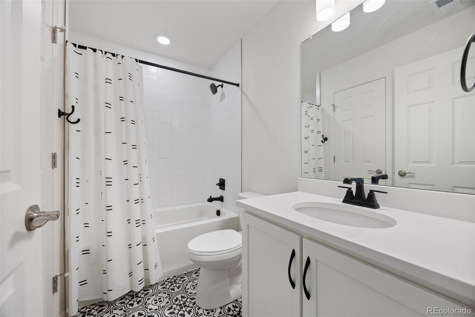 5037 N Quemoy Street Aurora CO 80019