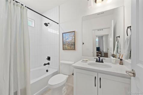 5037 N Quemoy Street Aurora CO 80019