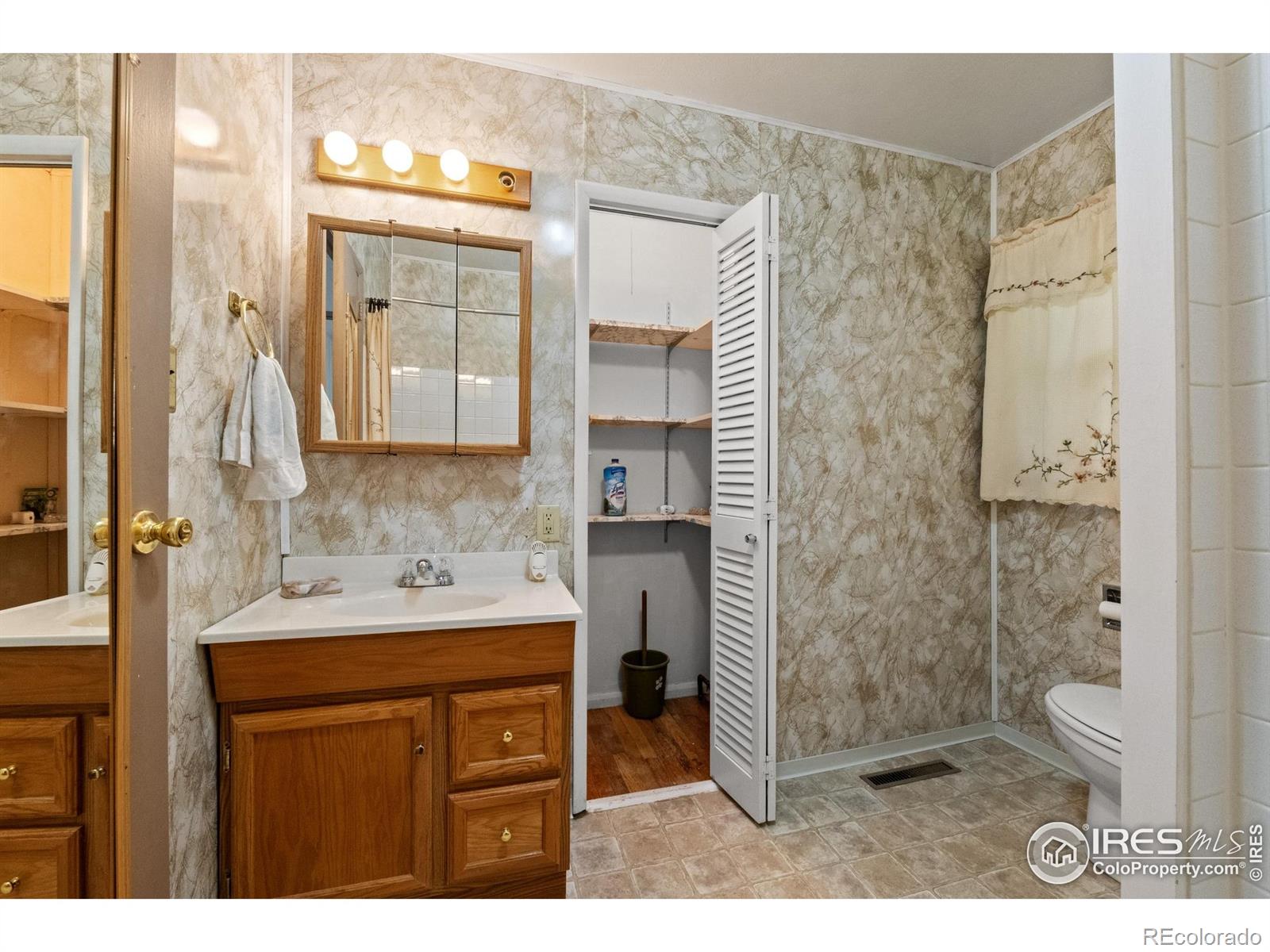 1023 Edmunds Street Brush CO 80723