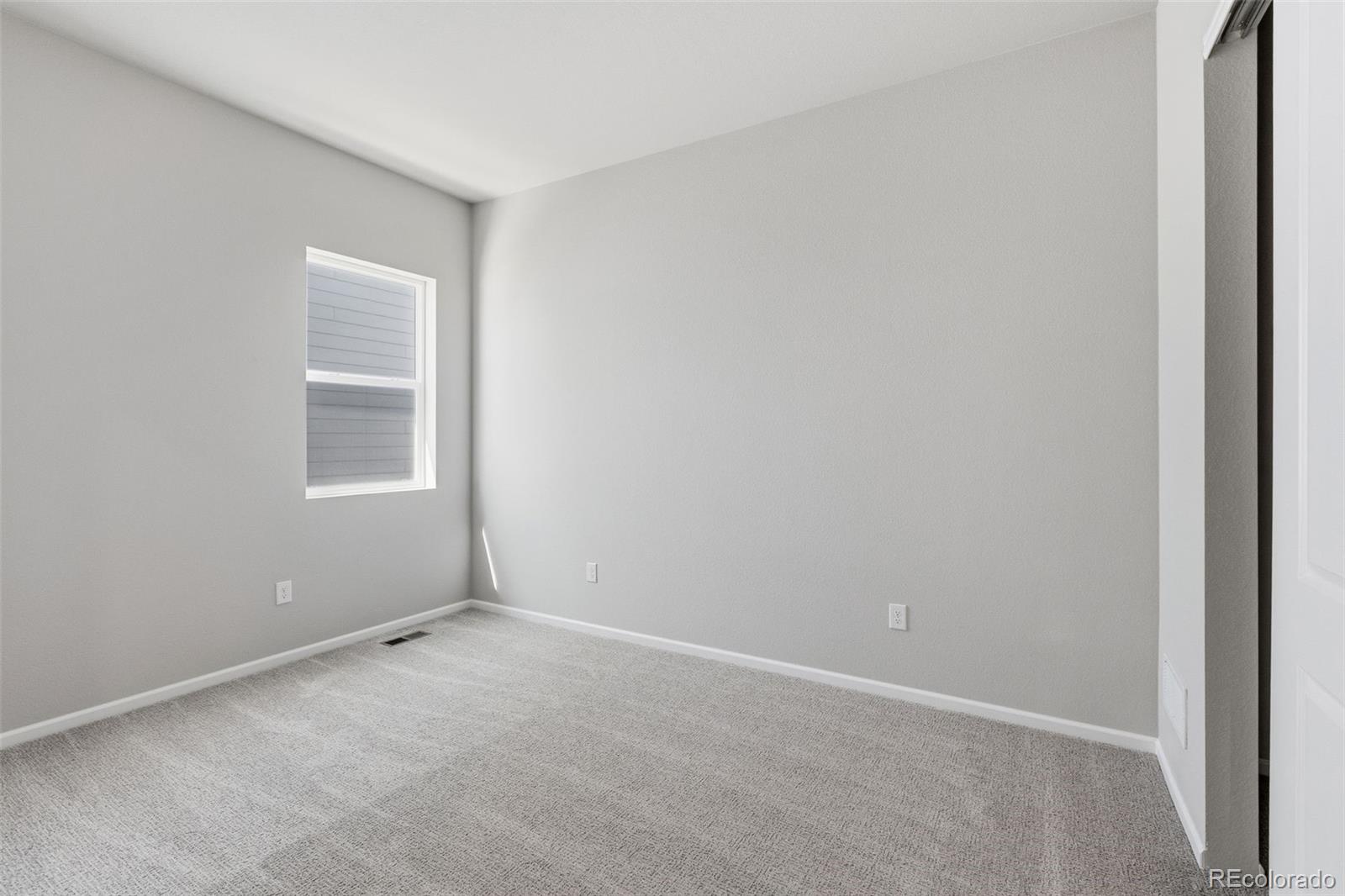 1933 S Eaton Park Way Aurora CO 80016