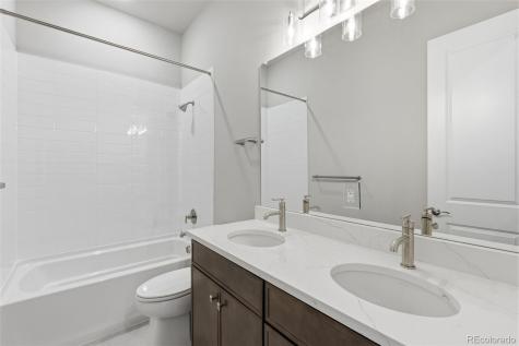 1933 S Eaton Park Way Aurora CO 80016