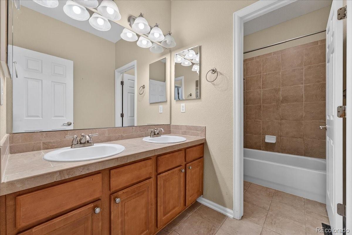 6333 S Jackson Gap Court Aurora CO 80016