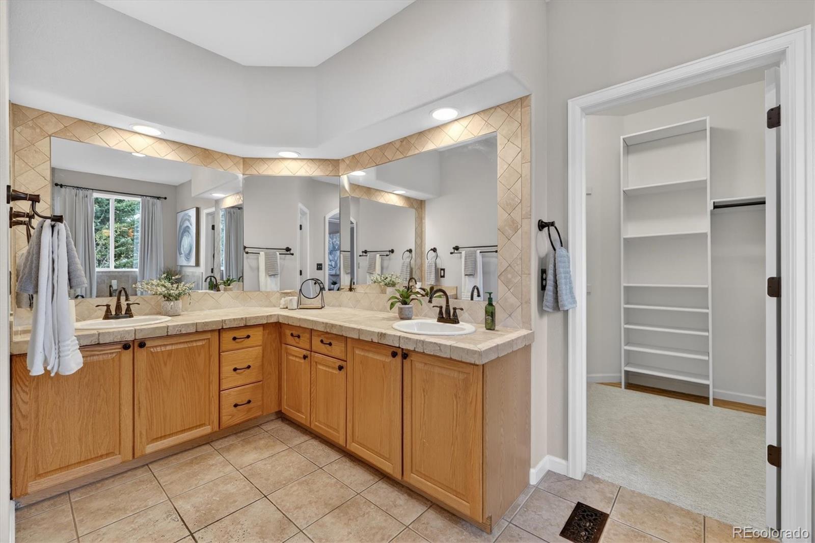 6214 Devinney Circle Arvada CO 80004