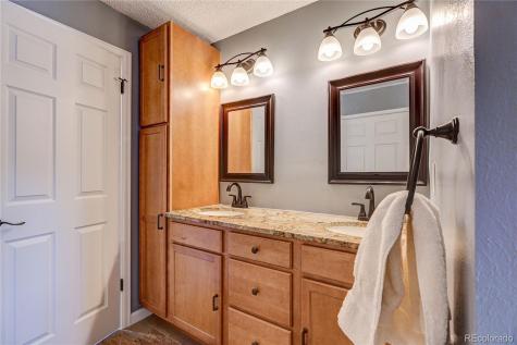 572 E Long Circle Centennial CO 80122