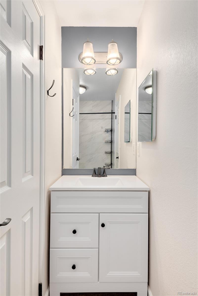 19034 E Carmel Circle Aurora CO 80011