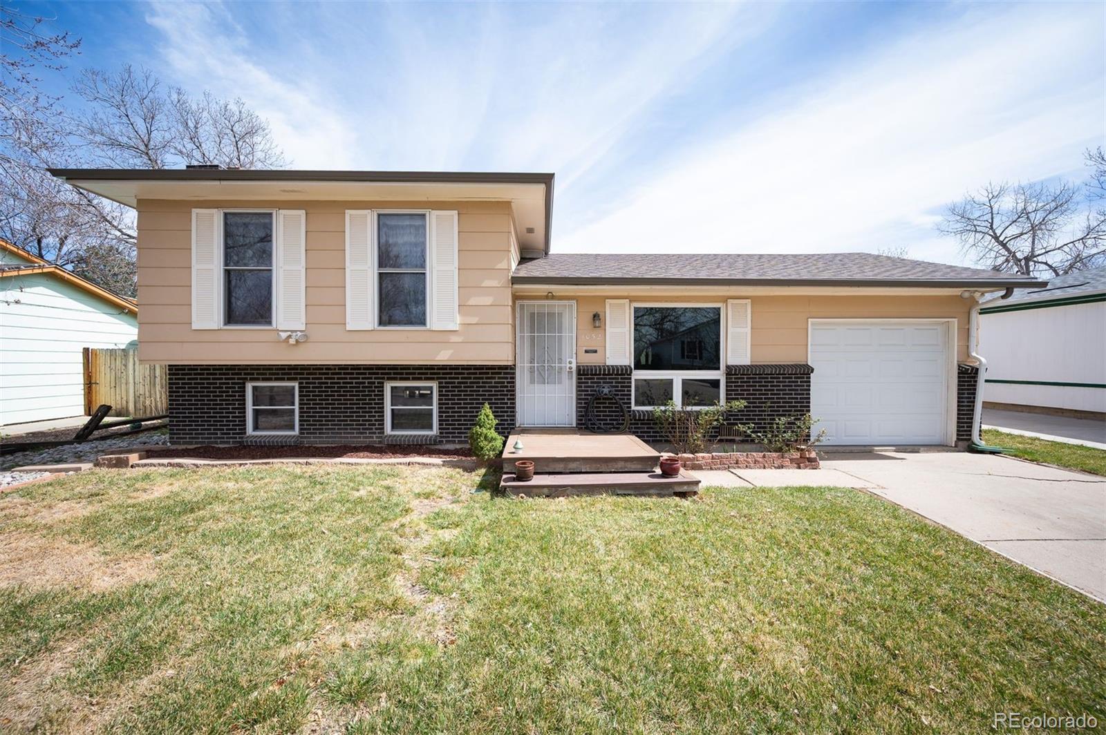 1052 Lewiston Street Aurora CO 80011