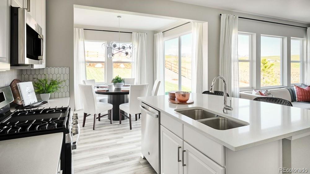 8722 Whiteclover Street Littleton CO 80125