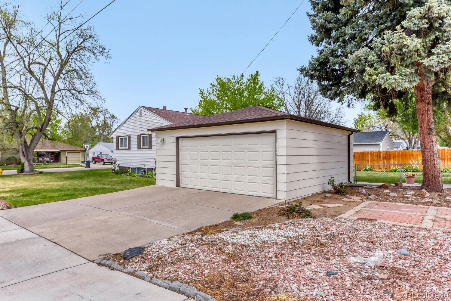 5896 S Lakeview Street Littleton CO 80120