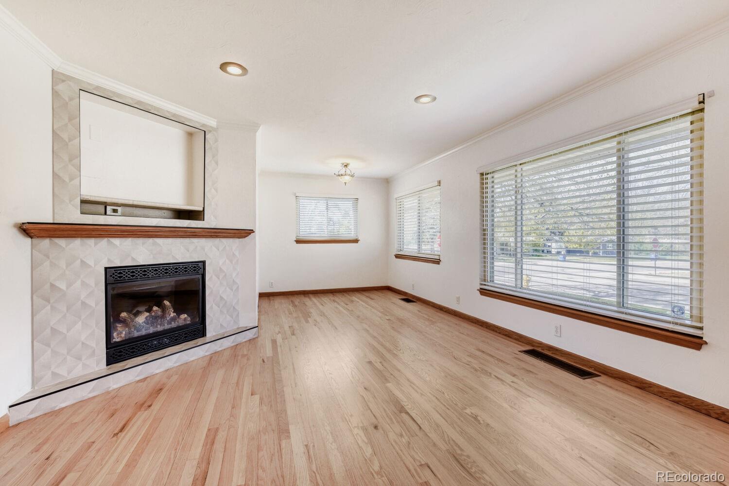 5896 S Lakeview Street Littleton CO 80120