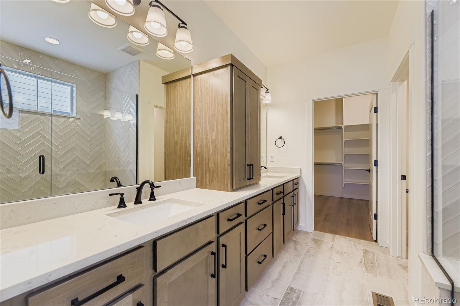8942 S Riviera Way Aurora CO 80016