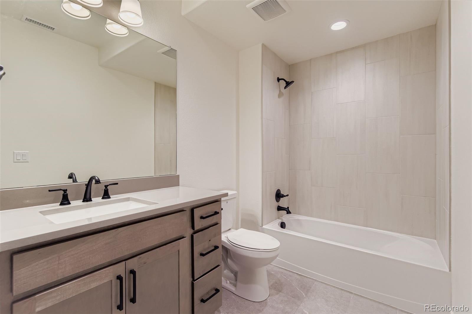 8942 S Riviera Way Aurora CO 80016