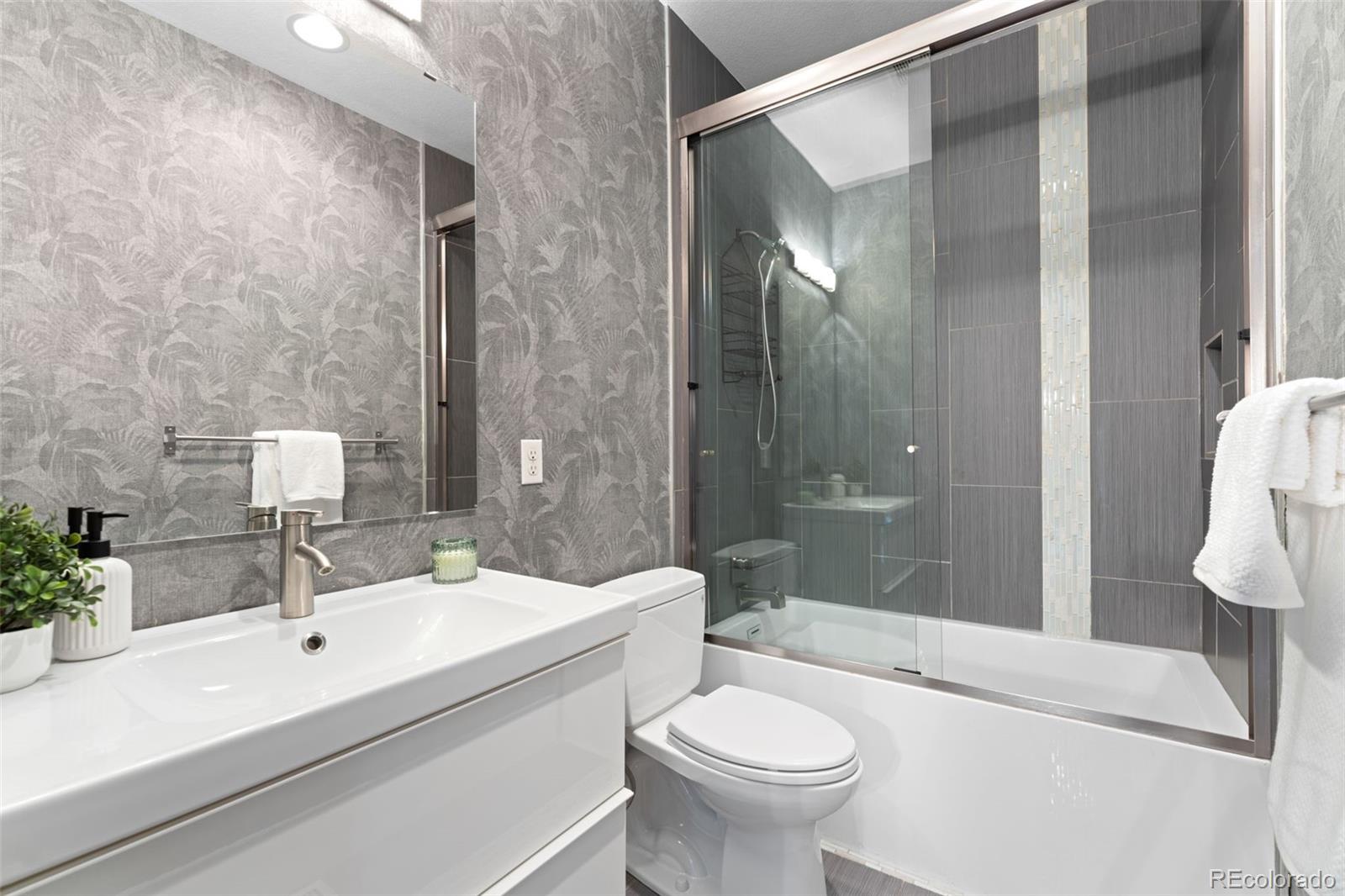 2521 Lawrence Street Denver CO 80205