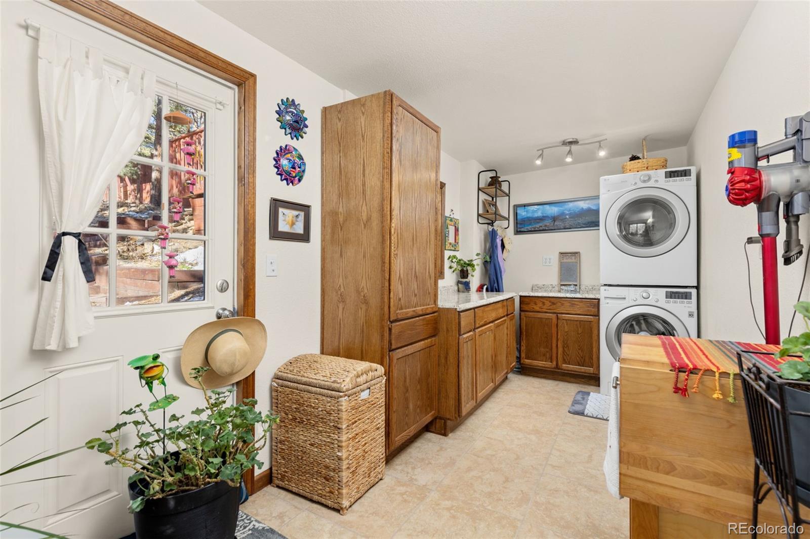 2 King Place Nederland CO 80466