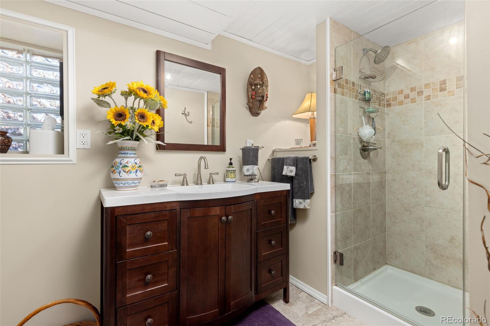 2 King Place Nederland CO 80466
