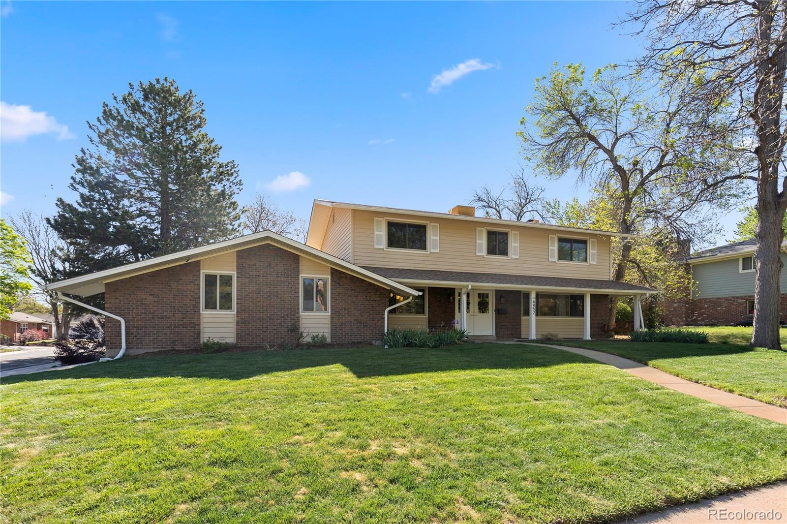 6852 S Spotswood Street Littleton CO 80120