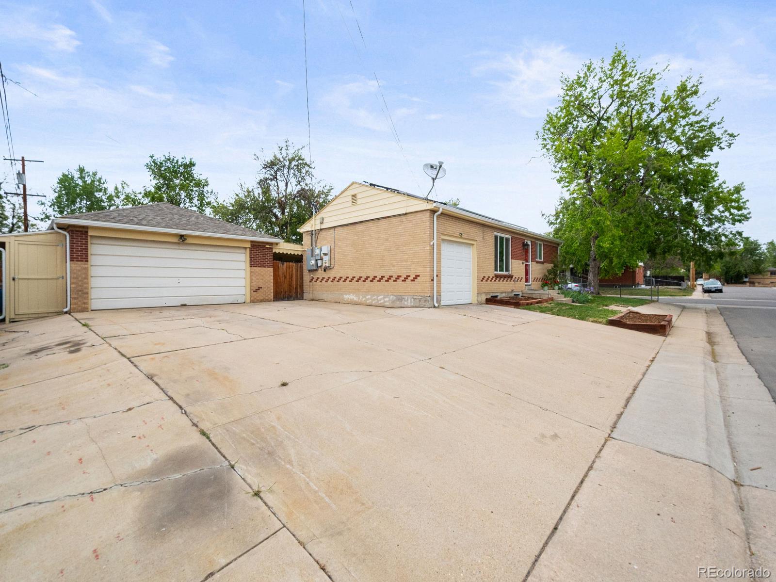 2161 Meadowbrook Drive Denver CO 80221