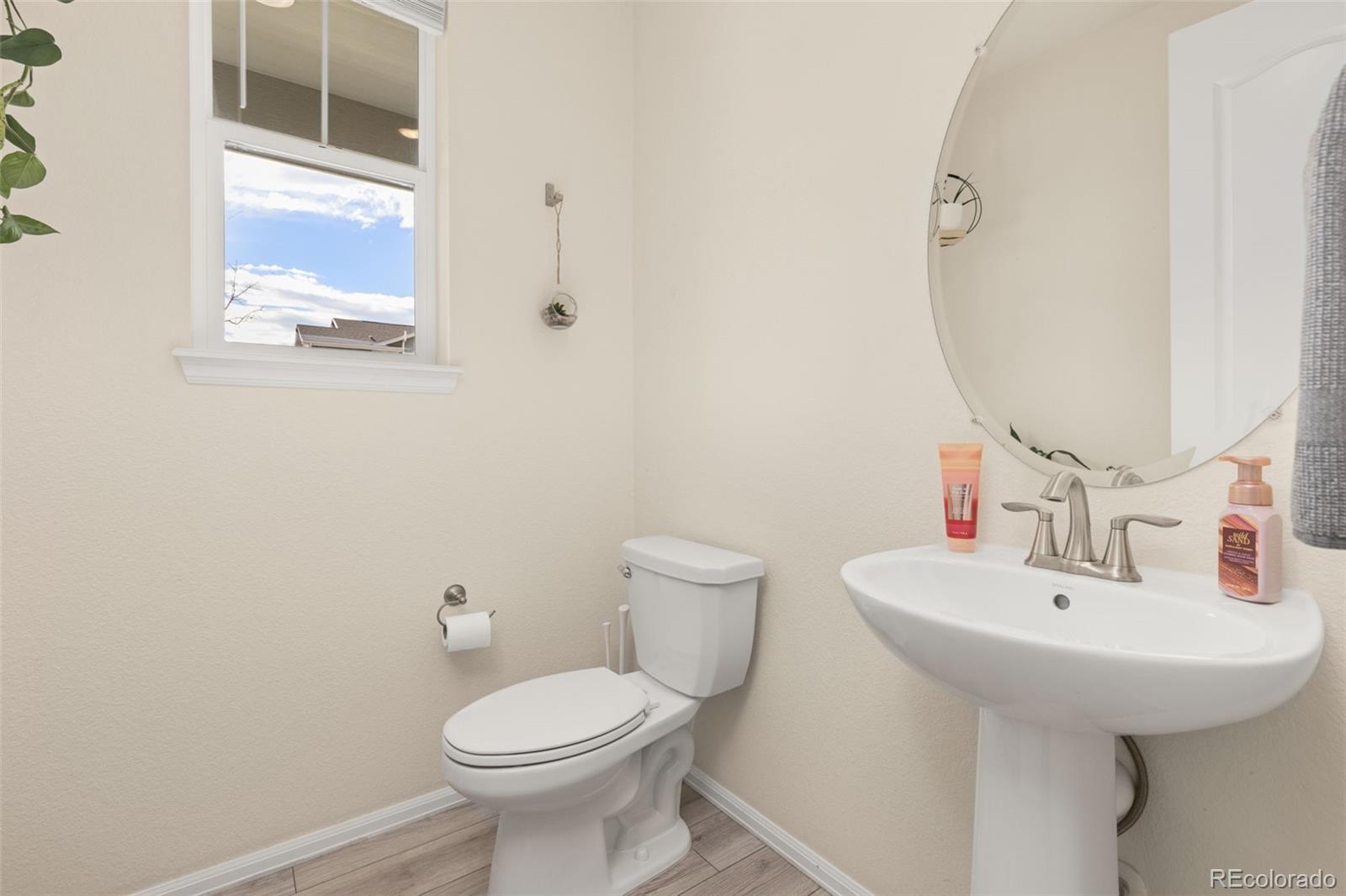 322 N Patsburg Street Aurora CO 80018