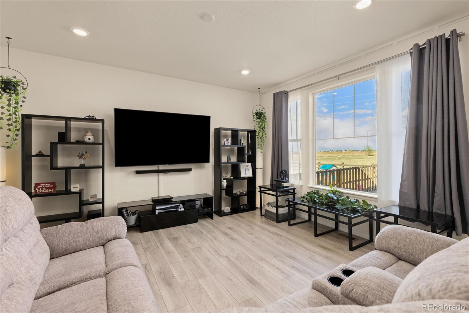 322 N Patsburg Street Aurora CO 80018