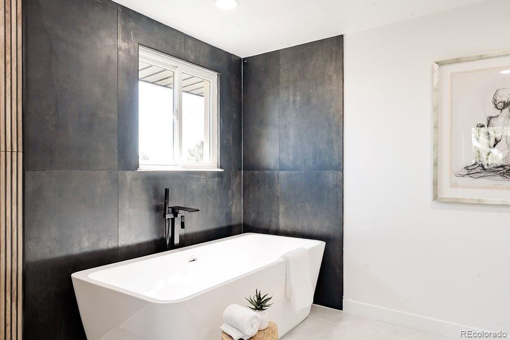 7814 Village Parker CO 80134