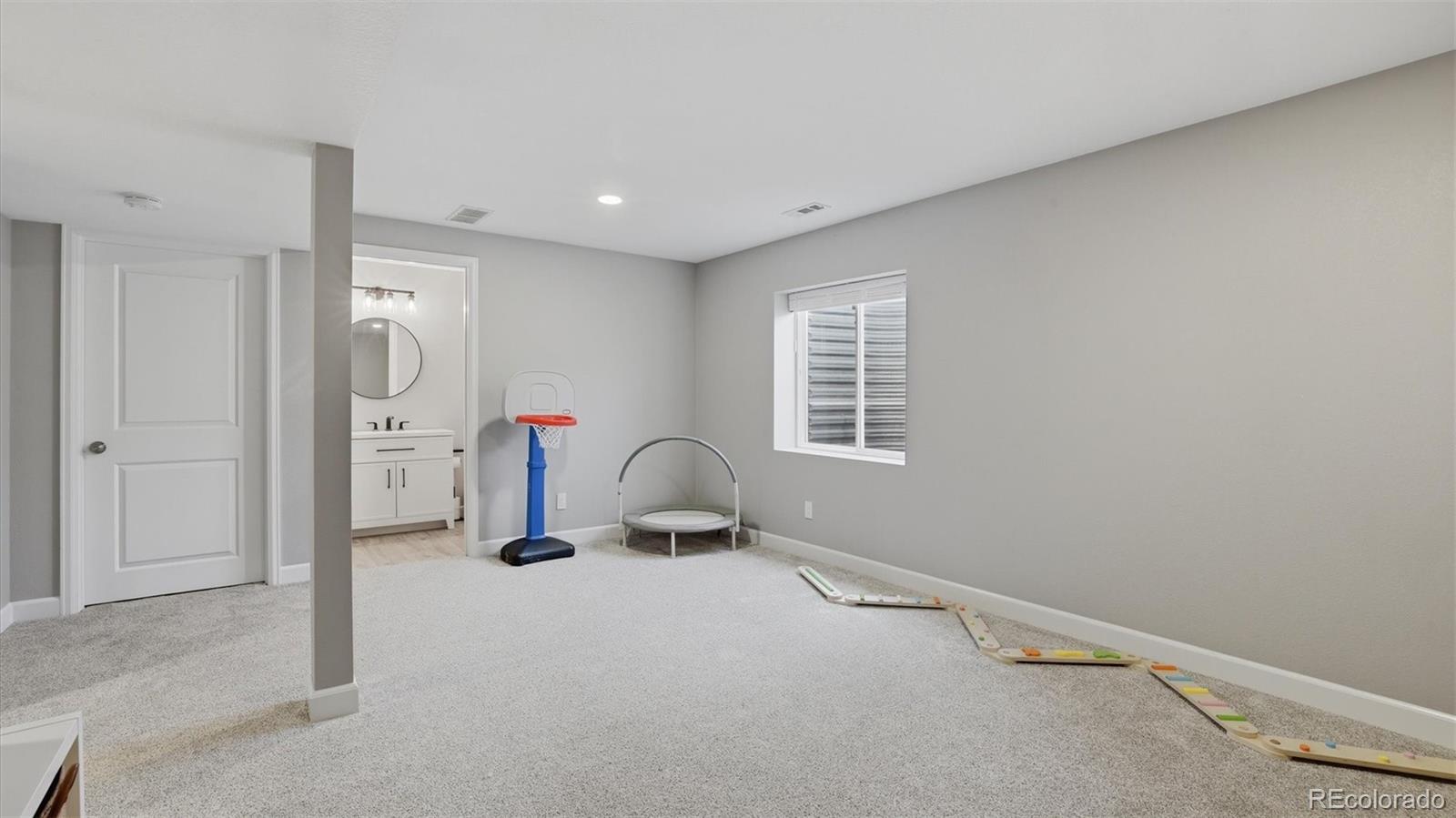2281 St James Drive Colorado Springs CO 80910