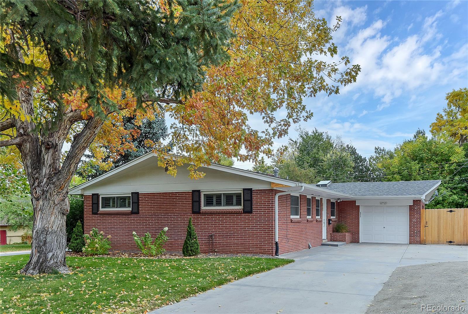6710 S Foresthill Street Littleton CO 80120