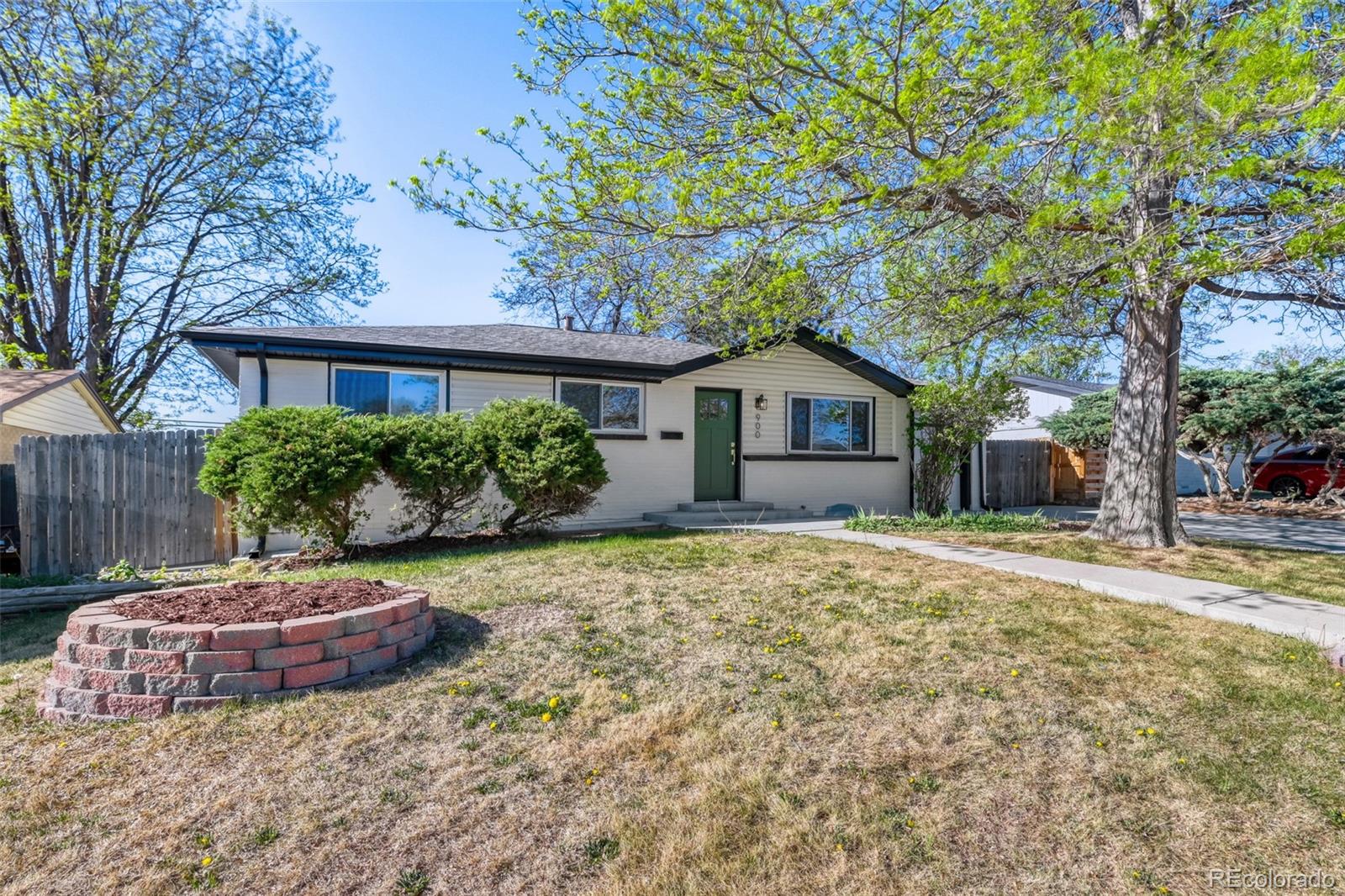 900 Essex Drive Denver CO 80229