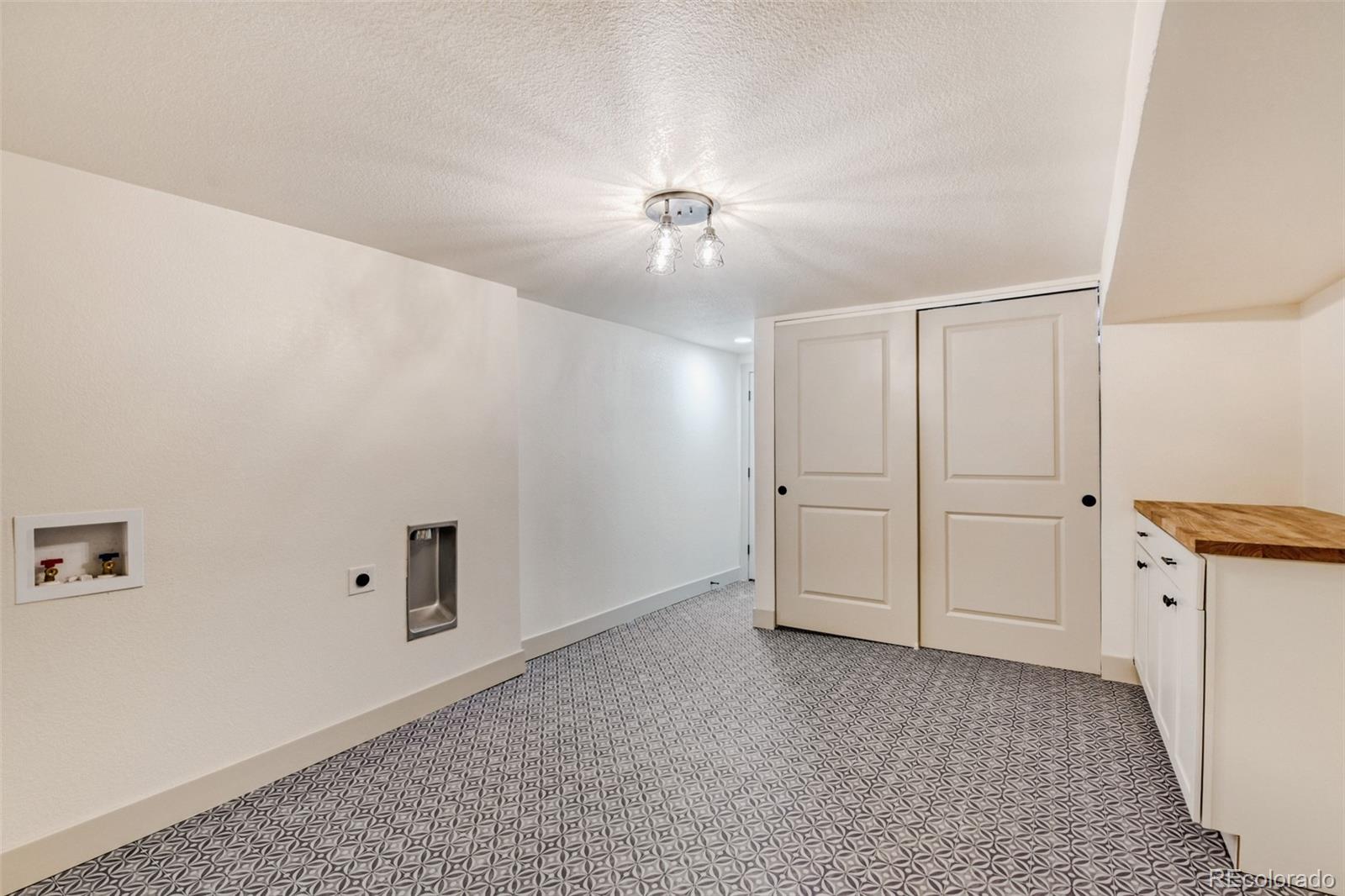 900 Essex Drive Denver CO 80229