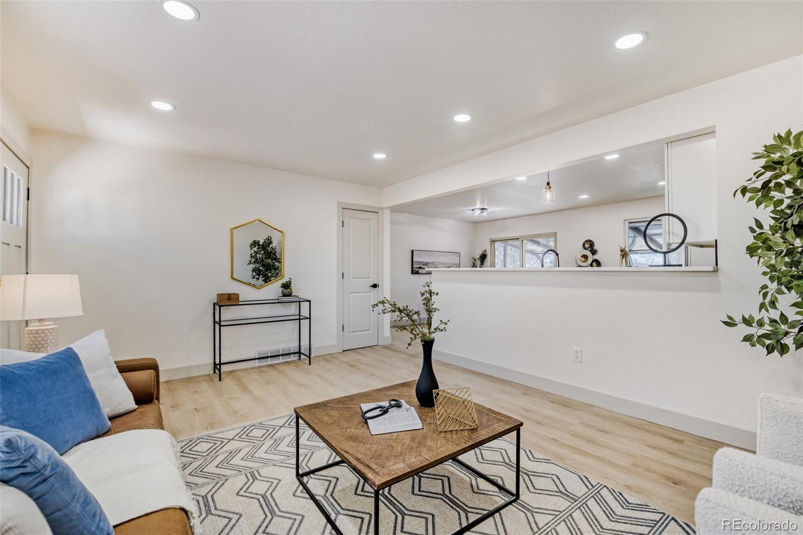 900 Essex Drive Denver CO 80229